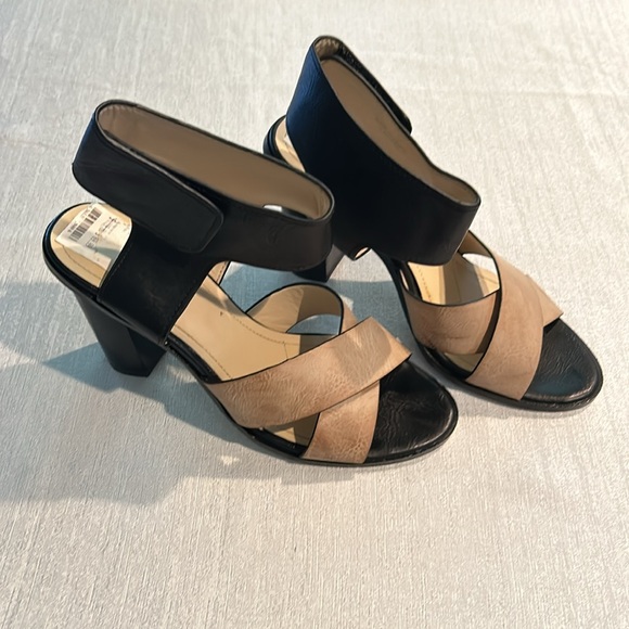 Charles by Charles David Juant Women’s Strap Chunky Heels Size 8 Like new - Picture 4 of 11